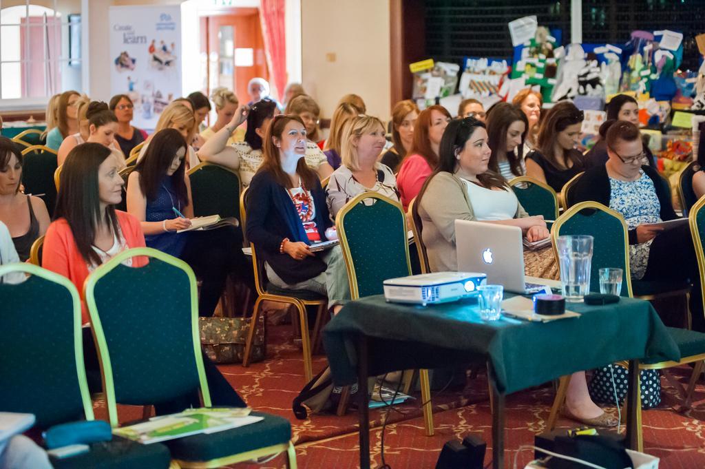 Parkway Hotel & Spa Cwmbran Zewnętrze zdjęcie